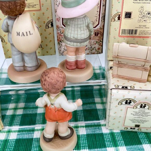 Memories of Yesterday Enesco Porcelain Figurine Mailman w/ Horseshoe Good Luck - Picture 7 of 7